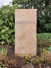 Ruhrsandsteindenkmal rechteckig naturrau